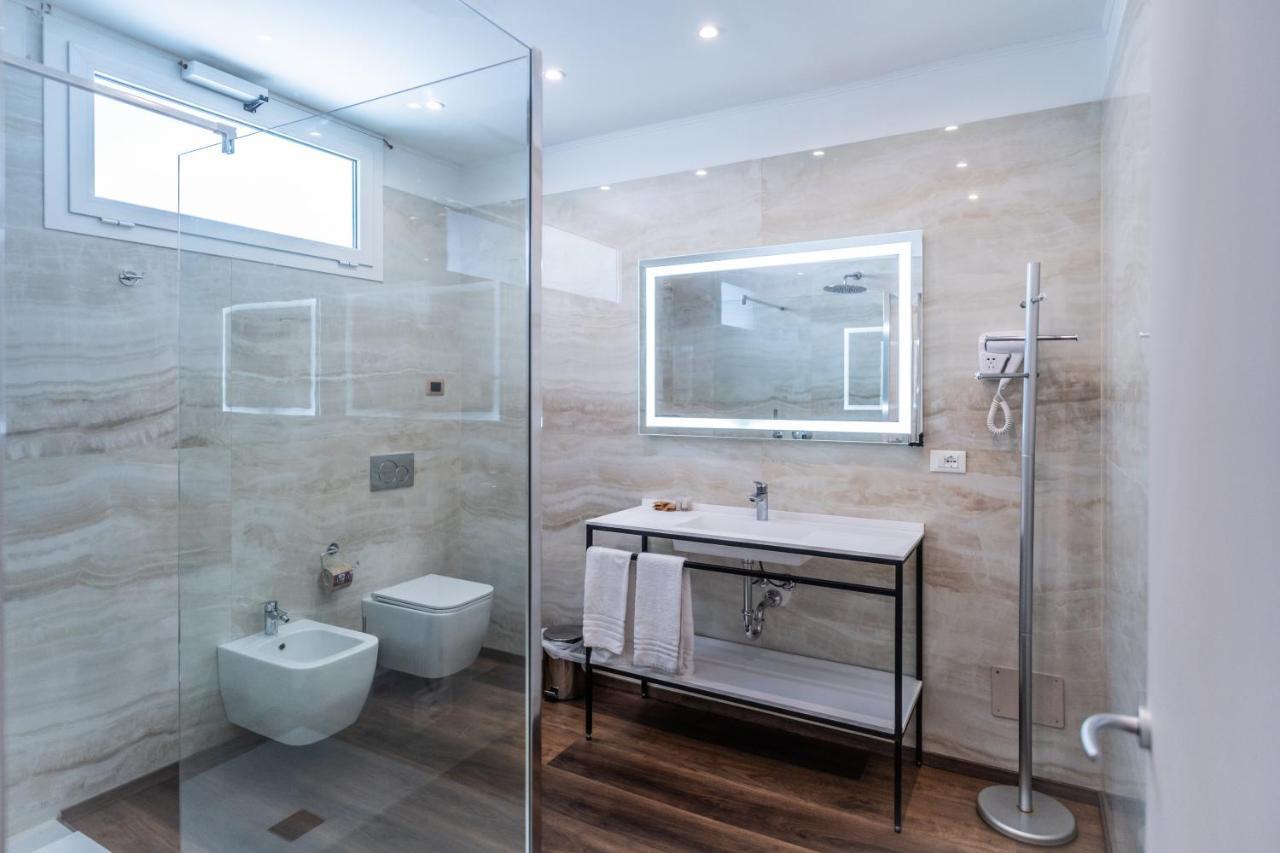 Hotel Globo Suite-Correnti Hotels Sanremo Luaran gambar