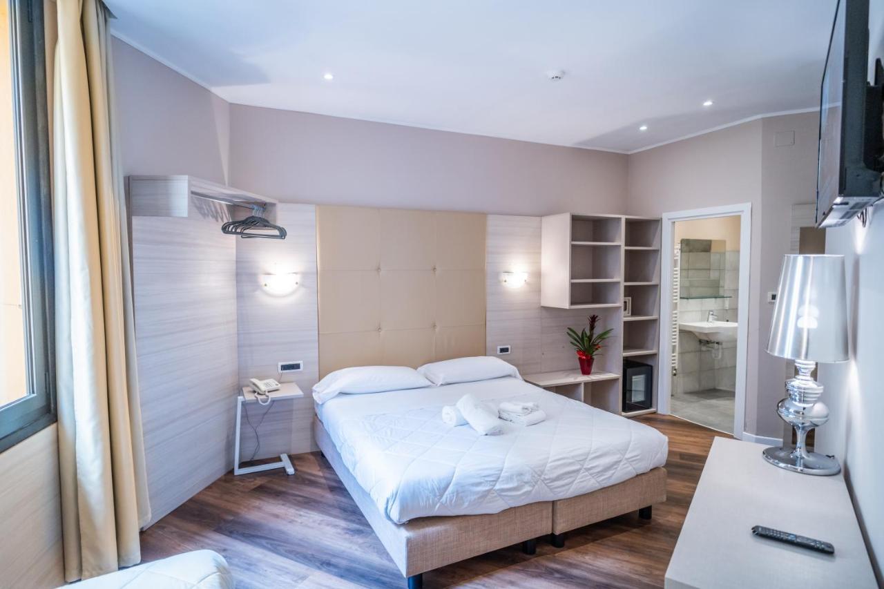 Hotel Globo Suite-Correnti Hotels Sanremo Luaran gambar