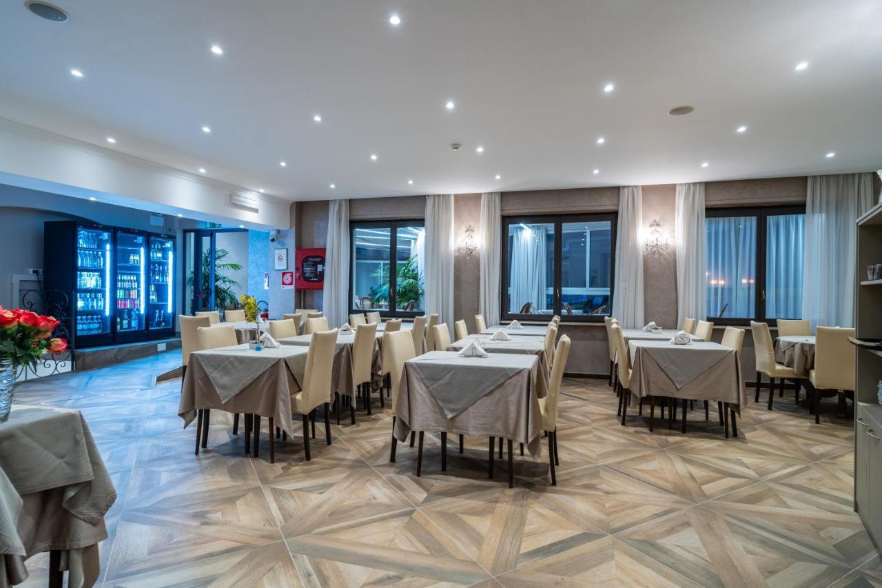 Hotel Globo Suite-Correnti Hotels Sanremo Luaran gambar