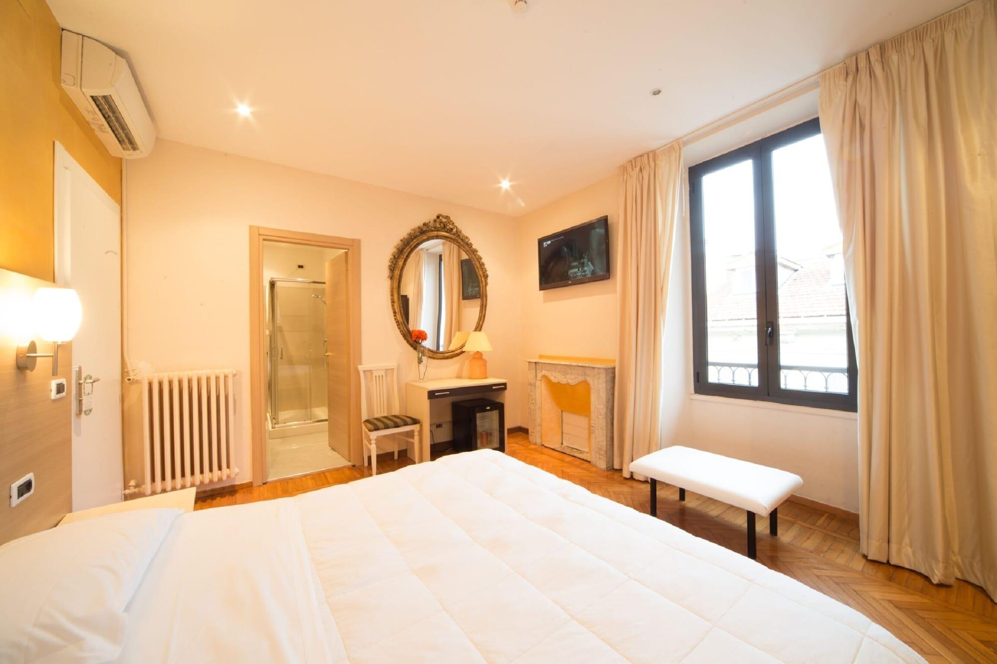 Hotel Globo Suite-Correnti Hotels Sanremo Luaran gambar