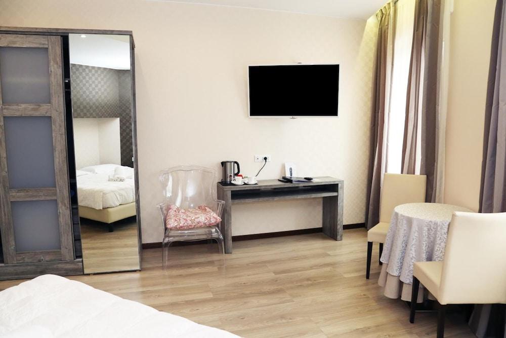 Hotel Globo Suite-Correnti Hotels Sanremo Luaran gambar
