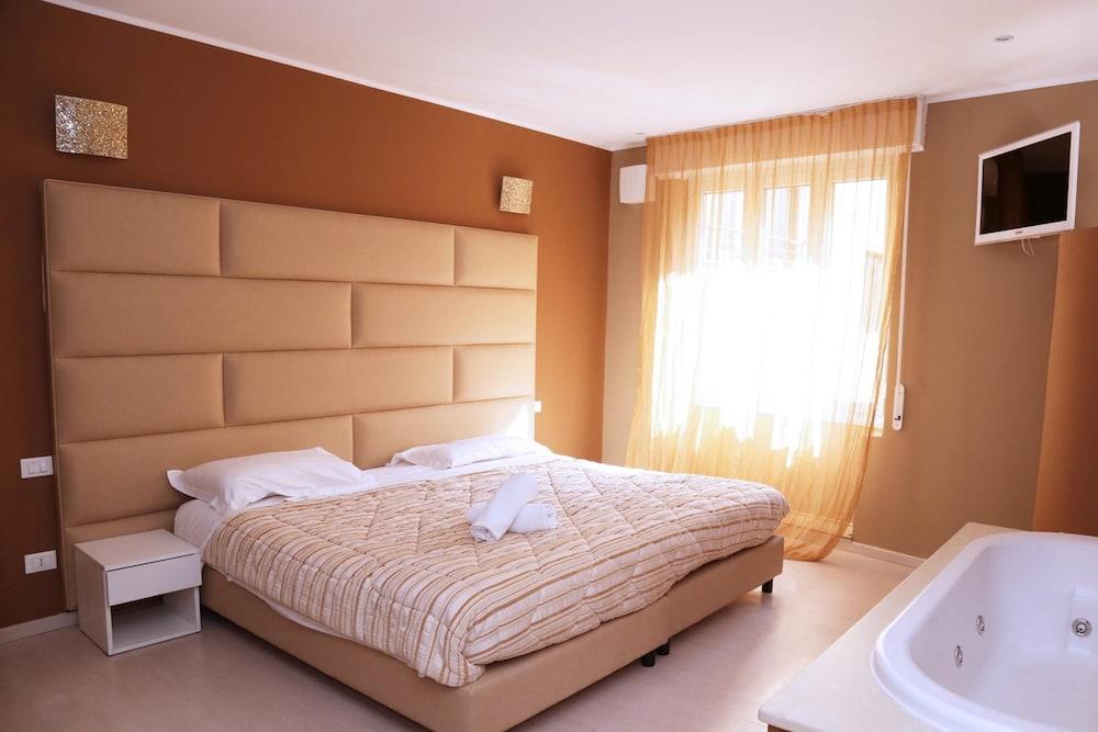 Hotel Globo Suite-Correnti Hotels Sanremo Luaran gambar