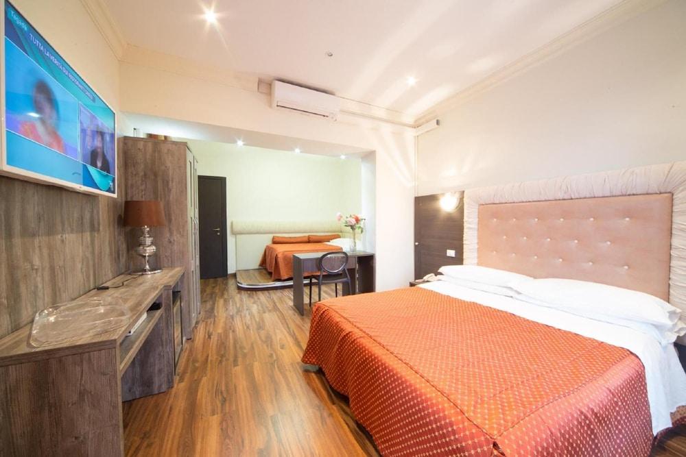 Hotel Globo Suite-Correnti Hotels Sanremo Luaran gambar